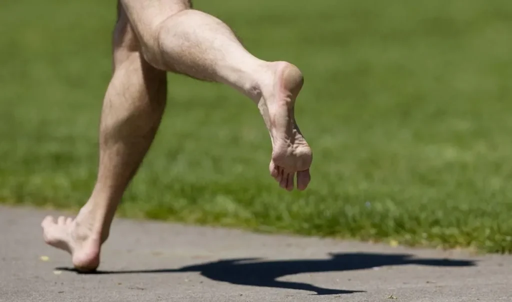 Barefoot Style Running Linked to Foot Injuries